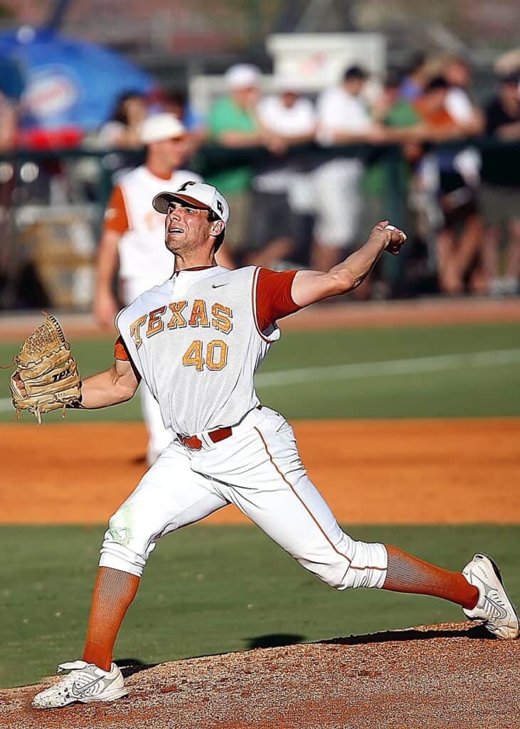 pitcher demonstrating valgus force